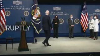 USA: Biden forgets face mask as he leaves presser